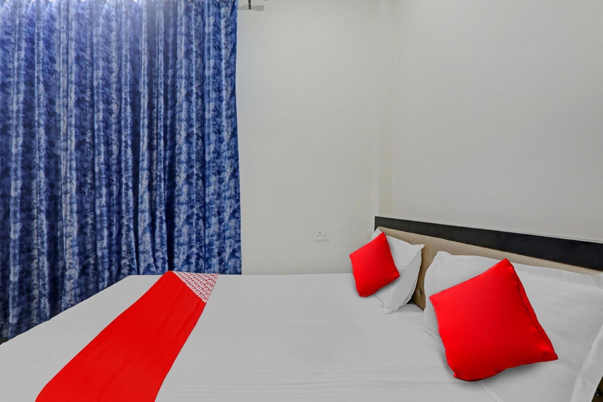 Hotel O R K Hotels Lucknow Exteriör bild