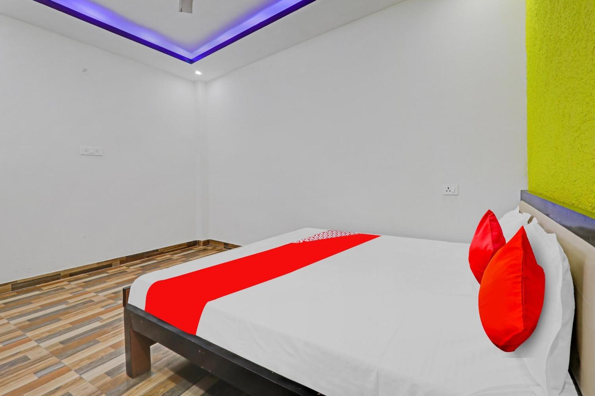Hotel O R K Hotels Lucknow Exteriör bild