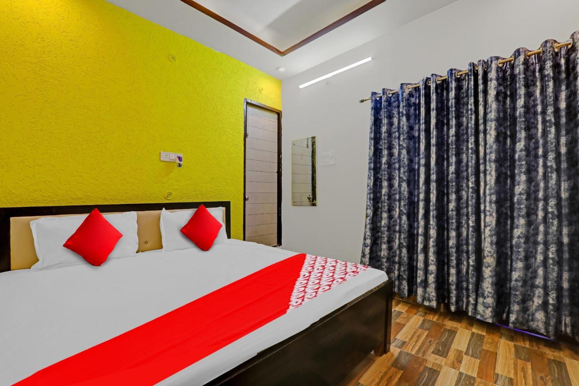 Hotel O R K Hotels Lucknow Exteriör bild