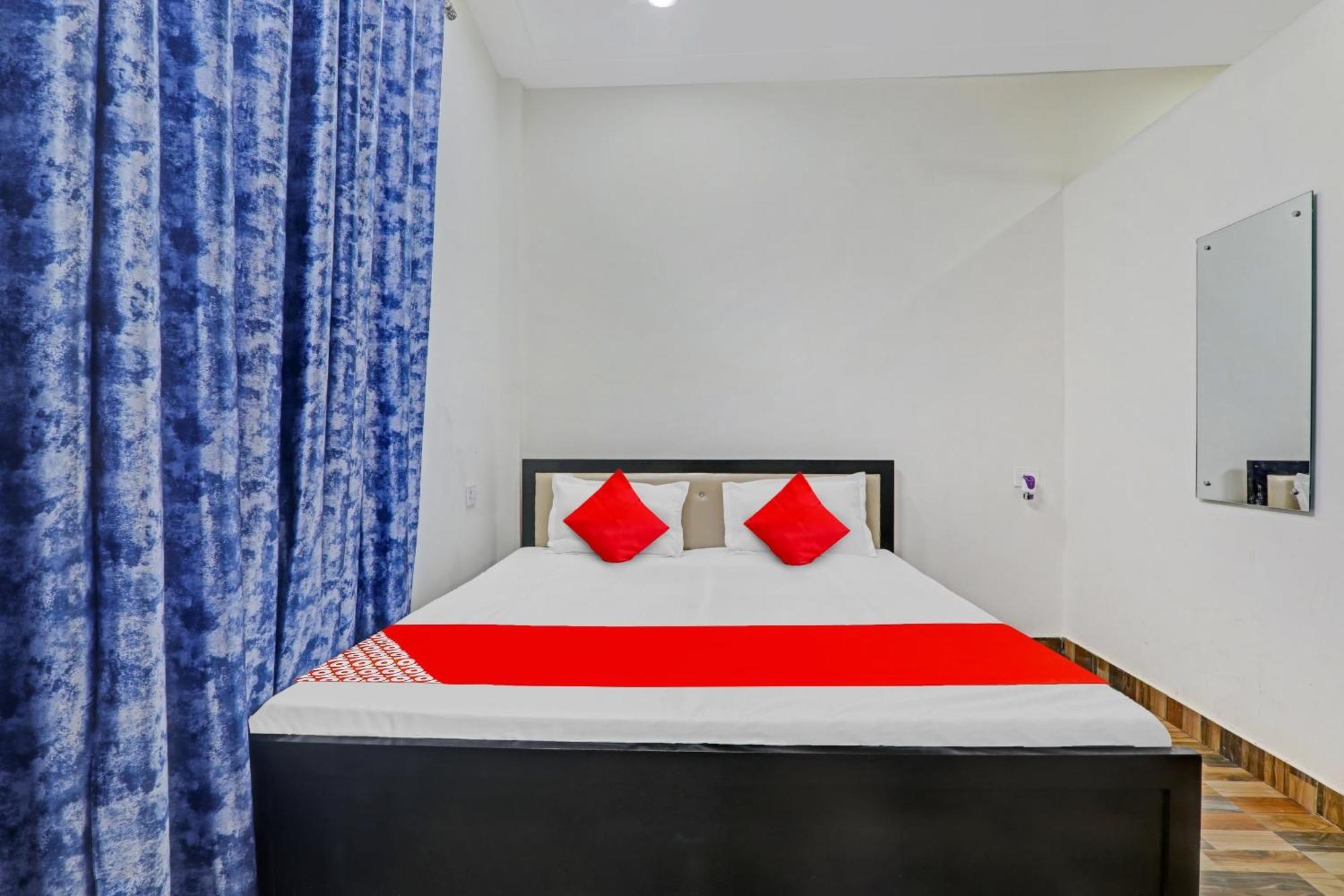 Hotel O R K Hotels Lucknow Exteriör bild